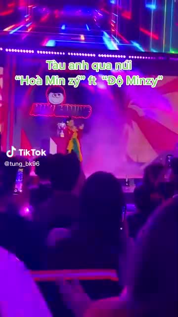 hoa-minzy-vac-bung-bau-len-san-khau-nhung-lai-khong-hat-thi-mau-tap-chi-saostar-1680488832.mp4