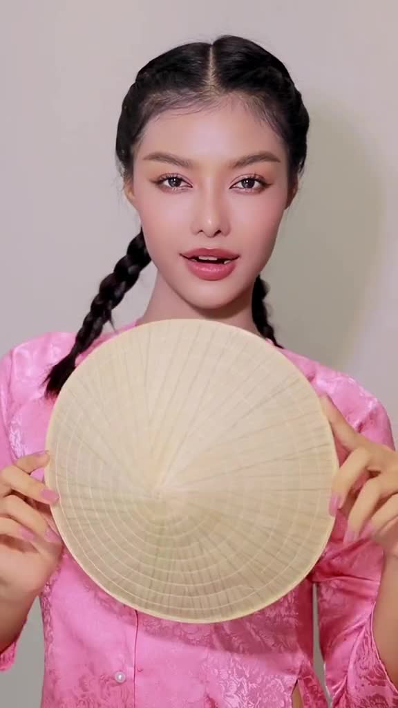 lona-kieu-loan-hoa-than-thanh-gai-an-nhu-vo-ha-tram-1682348949.mp4