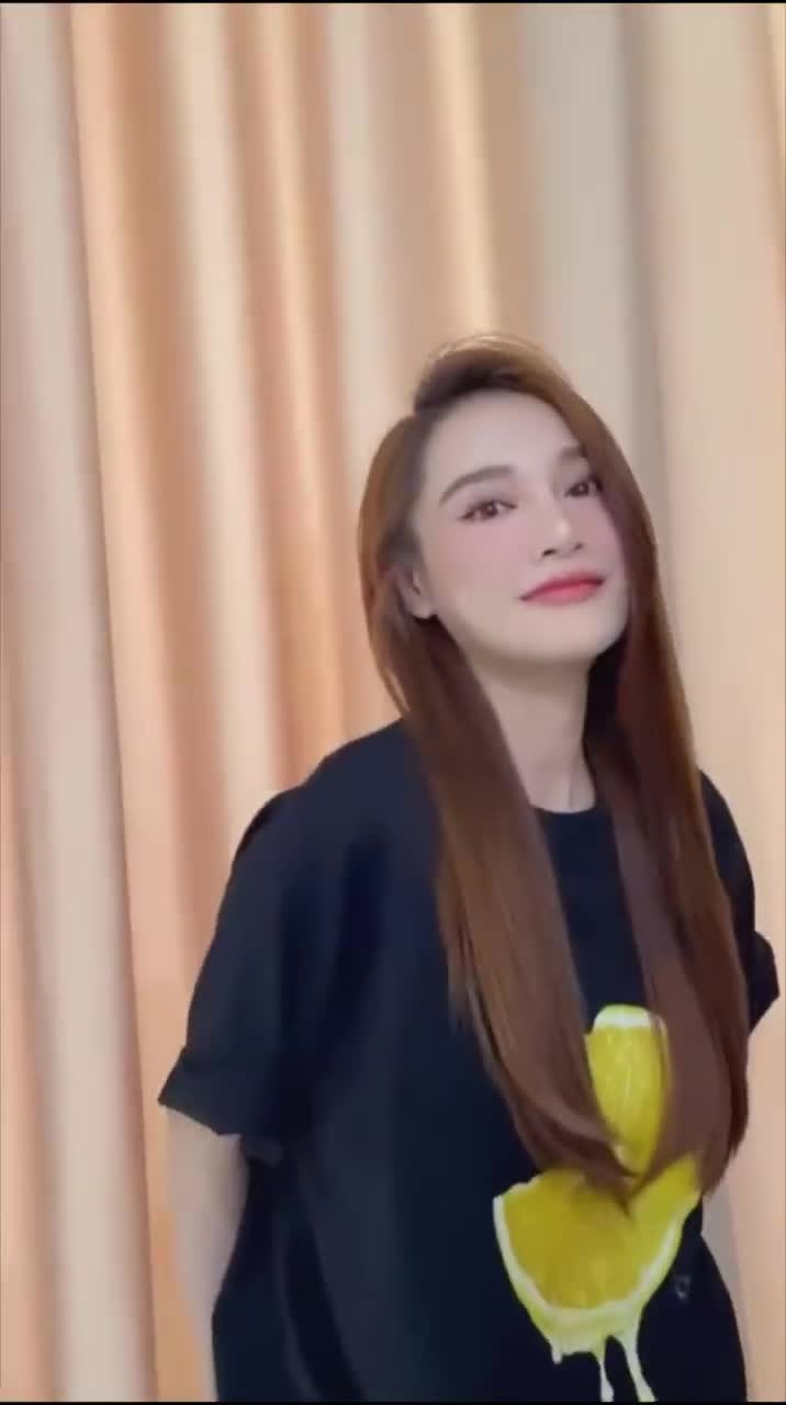 nha-phuong-dien-trang-phuc-giau-bung-khoe-can-nhan-sac-trong-thoi-ky-1686543582.mp4