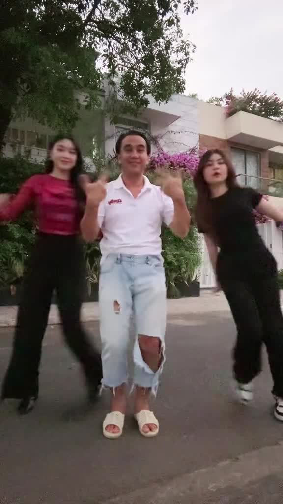 quyen-linh-hat-de-1704711451.mp4