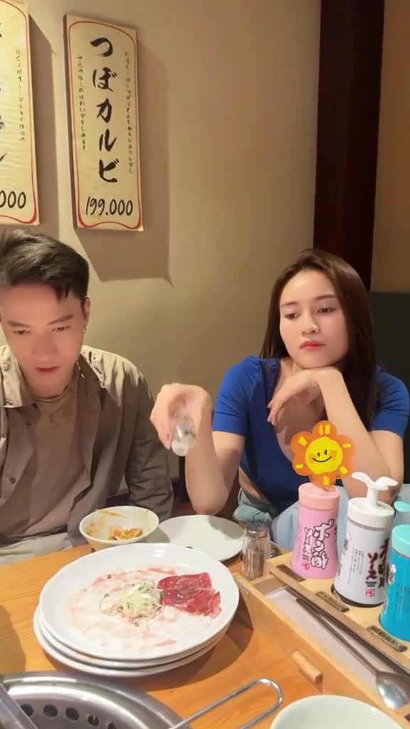 st-son-thach-nhay-nhot-cung-ninh-duong-lan-ngoc-1683530993.mp4