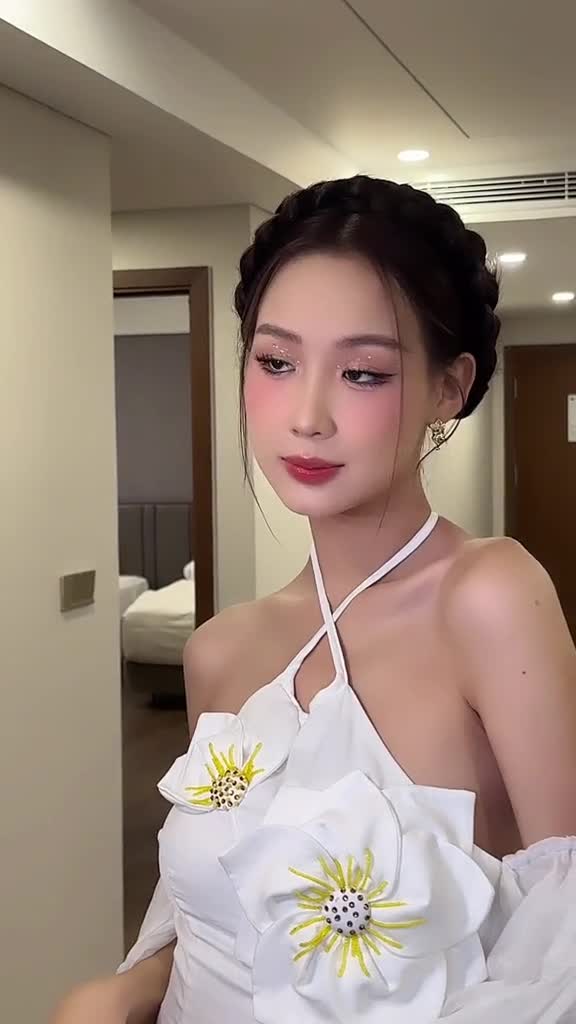 tham-du-su-kien-toi-nay-cung-ngoc-nha-tiktokgiaitri-lenguyenbaongoc-missintercontinental2022-1691913866.mp4