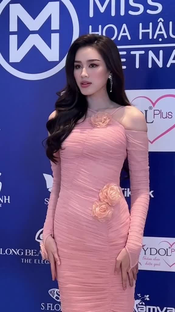 wwwtiktokcom-media-do-ha-da-co-mat-tai-so-khao-at-miss-world-vietnam-2023-dothiha-hoahauvietnam-missworldvietnam-1682237626.mp4