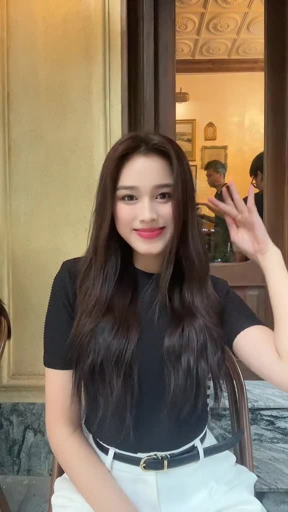 wwwtiktokcom-media-nay-tui-nhay-duoc-roi-nha-may-ba-dothiha-hoahauvietnam-tiktokgiaitri-1691414032.mp4
