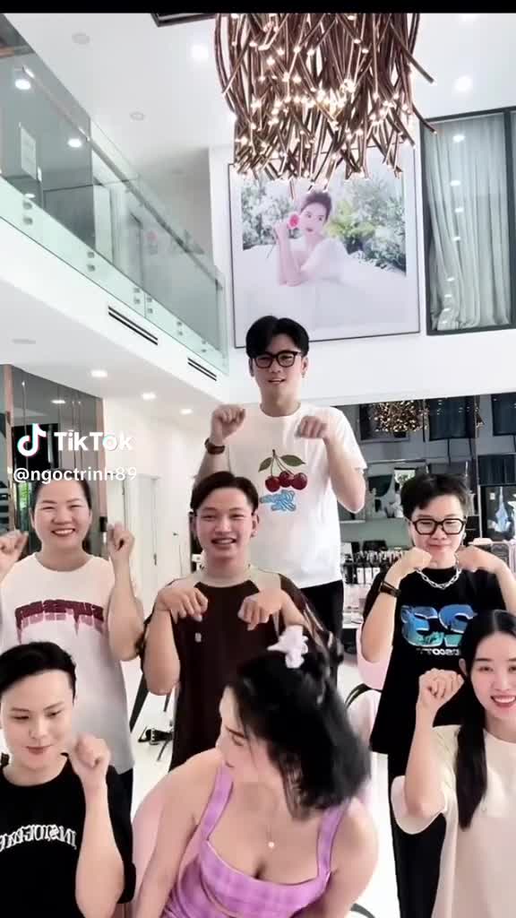 xuat-hien-nhay-mua-ngoc-trinh-gay-sot-voi-nhan-sac-u40-1691490245.mp4