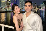 Á hậu Việt quay lén màn hình điện thoại chồng tiến sĩ khi đi xem ca nhạc, clip gần 1 triệu lượt xem