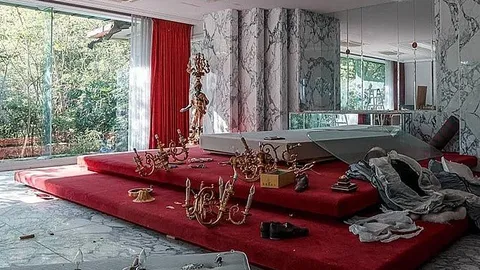 “Tiếc đứt ruột” ngắm nhìn biệt phủ dát vàng 24k bỏ hoang 9 năm của đại gia trốn thuế