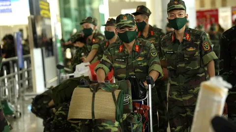 300 bác sĩ, học viên Quân y vào tới TP.HCM hỗ trợ chống dịch