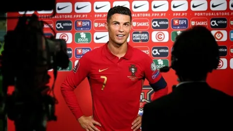 Ngắm nhìn 10 kỷ lục Guinness “đồ sộ” mà Cristiano Ronaldo hiện đang nắm giữ