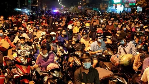 Đưa đón người dân miền Tây rời TP.HCM bằng xe khách