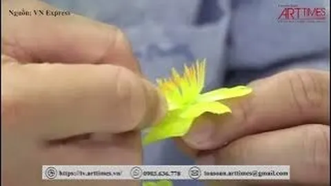 Chàng trai làm hoa mai từ vảy cá