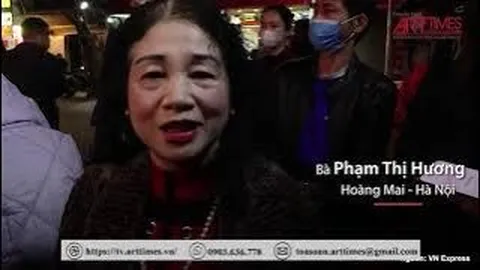 Dân Hà Nội xếp hàng từ mờ sáng mua vàng ngày vía Thần Tài dưới cái rét 9 độ C