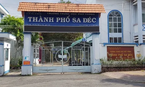 Xem xét xử lý thầy giáo để lộ ảnh nhạy cảm khi dạy Online ở Đồng Tháp
