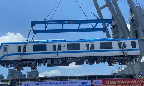 Tp.HCM: Cận cảnh 2 đoàn tàu cuối cùng tuyến metro số 1 về nước