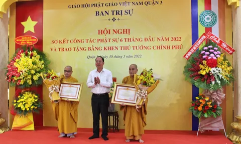 Giáo hội Phật giáo Việt Nam Quận 3 đón nhận Bằng khen của Thủ tướng Chính phủ