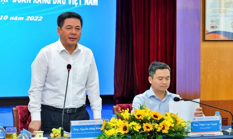 Bộ trưởng Bộ Công Thương: Chỉ có hơn 1% cửa hàng xăng dầu đóng cửa