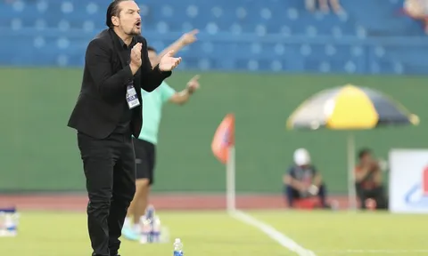 HLV châu Âu gửi 'thông điệp' đến trọng tài V-League
