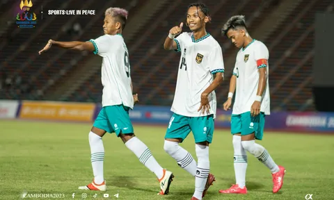 Indonesia thắng đậm Campuchia 8-0 trận ra quân