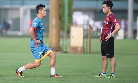 Gian nguy ở V-League chưa qua, Tiến Linh lại gặp khó trên ĐT Việt Nam