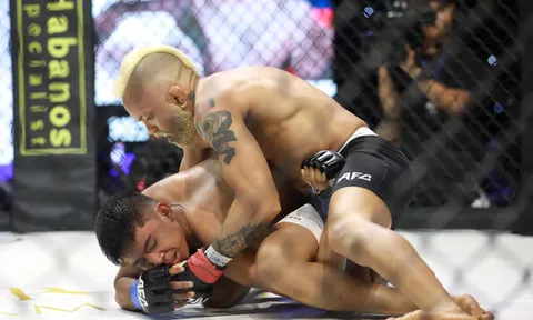 AFC 25: Robson Oliveira hạ knock-out con trai huyền thoại Rene Catalan