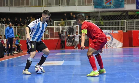 ĐT Futsal Việt Nam thi đấu đầy nỗ lục trước đương kim Á quân thế giới