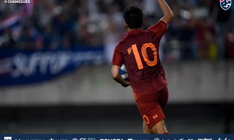 Huyền thoại Thái Lan san bằng kỷ lục khủng của Ronaldo ‘béo’, Ibrahimovic