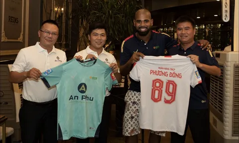 Cựu vua phá lưới V-League bất ngờ đi đá phủi