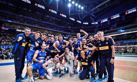 ĐKVĐ bóng chuyền nam thế giới 'hạ gục' Brazil tại VNL 2023
