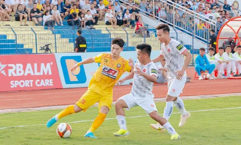 Đội bóng của bầu Hoàn 'ẵm' cú đúp giải thưởng tháng 6 tại V-league 2023