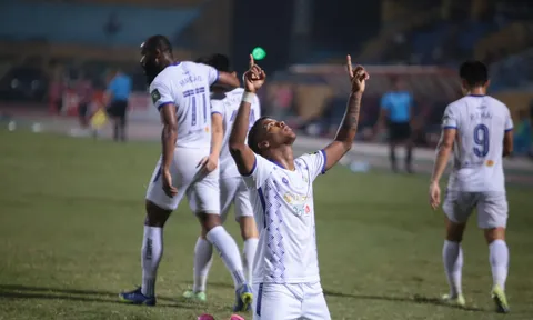 Ngoại binh của Hà Nội tiết lộ bí kíp ghi hattrick trước Bình Định