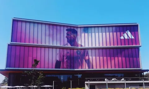 Messi đẩy đối tác vào thế 'chưa từng có', gặp khó nhưng vui