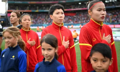 Chùm ảnh ĐT nữ Việt Nam xuất hiện ở sân chơi World Cup