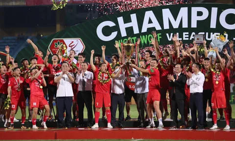 Các ngôi sao của CAHN lập hàng loạt kỷ lục khi vô địch V-League