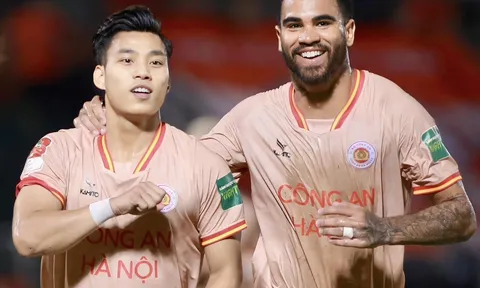 Văn Thanh bất ngờ nhắc về HAGL sau khi vô địch V-League