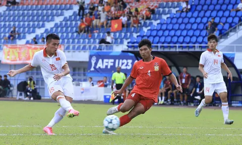 'Bại tướng' U23 Việt Nam chia tay HLV trưởng