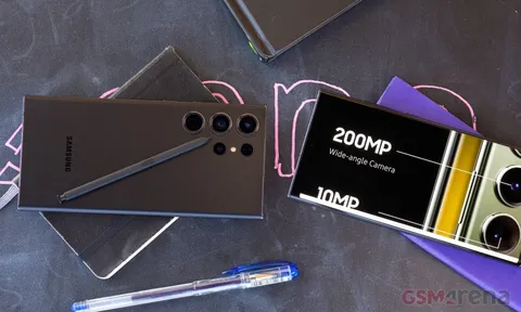 Galaxy S24 Ultra rò rỉ: Trọng lượng nhẹ hơn Galaxy S23 Ultra, có tính năng giống iPhone 15 Pro