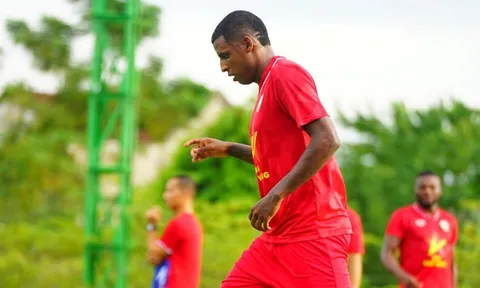 Ngoại binh V-League làm chuyện hiếm có tại bóng đá Việt Nam