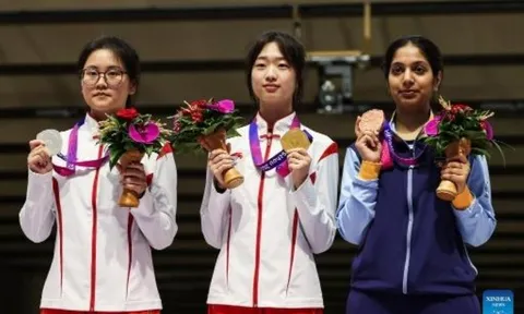 Xạ thủ chủ nhà Trung Quốc lập cú đúp HCV ASIAD 19, suýt phá 2 kỷ lục thế giới