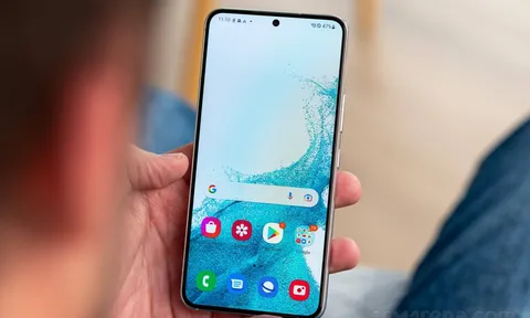 Giá Galaxy S22 cuối tháng 9 giảm tất tay cả chục triệu, máy xịn giá rẻ ‘đắt hàng như tôm tươi’