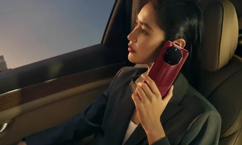 Huawei Mate 60 RS Ultimate Design ra mắt, màn hình ‘siêu to khổng lồ’ chặt đẹp Galaxy S23 Ultra