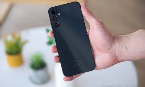 Cầm 4.5 triệu mua ngay vua điện thoại 5G giá rẻ Samsung, thiết kế đẹp chẳng kém Galaxy S23 cao cấp