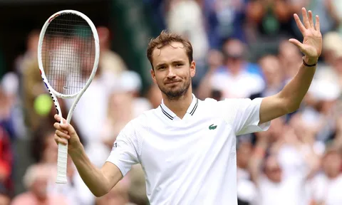 Áp đảo đối thủ, Daniil Medvedev tiến vào vòng 1/8 China Open 2023