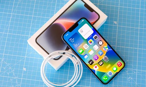 Giá iPhone 14 giảm mạnh đầu tháng 10, rẻ hơn Galaxy S23 Ultra, máy xịn giá mềm hút khách Việt