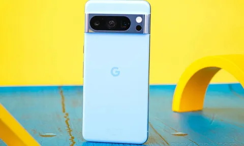 Mở hộp Pixel 8 Pro: Thiết kế tuyệt đẹp, màn to như iPhone 15 Pro Max, nhẹ hơn Galaxy S23 Ultra