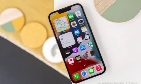 Chiếc iPhone 13 Pro 128GB fullbox giảm sâu, giá rẻ hơn Galaxy S23 Ultra hút khách Việt