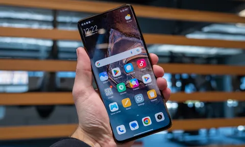 Kẻ hủy diệt Galaxy S23 Ultra xác nhận ngày ra mắt, màn hình lớn hơn iPhone 15 Pro