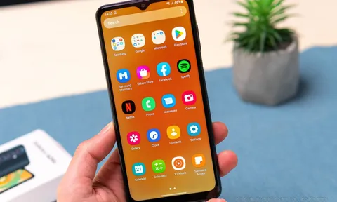 Chiếc Galaxy A04s giá chỉ 2.9 triệu, thiết kế đẹp như Galaxy S23, pin trâu ấn tượng