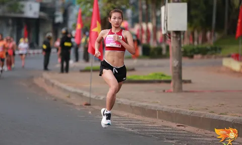 Vô đối ở giải điền kinh VĐQG, Nguyễn Thị Oanh tạo hành động bất ngờ