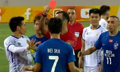 Báo Trung Quốc 'nhục nhã' vì cầu thủ nhận thẻ đỏ trận thua Hà Nội FC