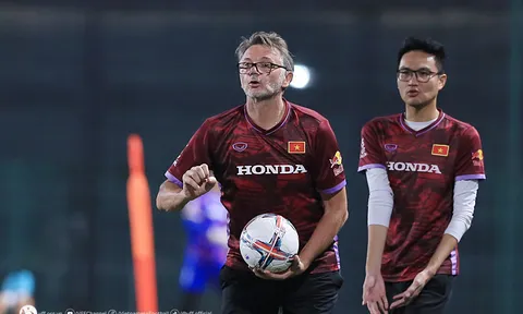 Hùng Dũng tiết lộ cách HLV Troussier dạy dỗ học trò tại ĐT Việt Nam